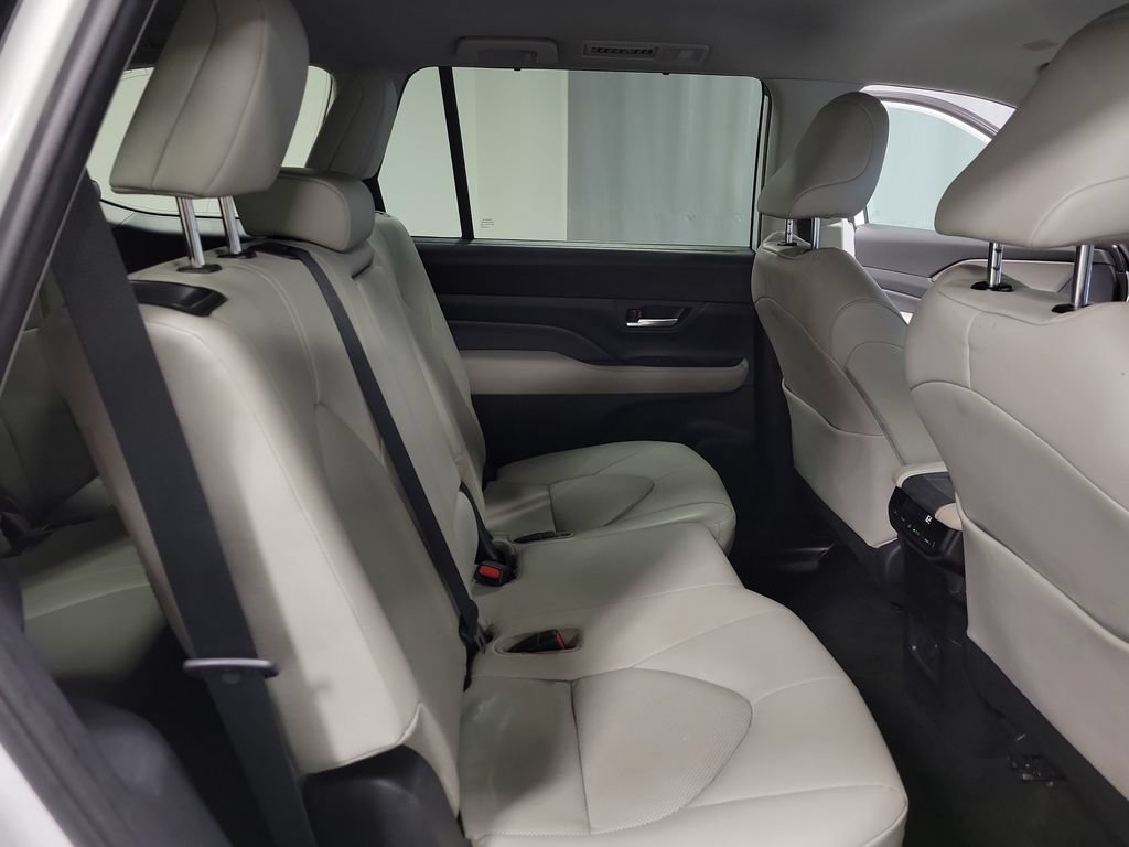 Used 2024 Toyota Grand Highlander AWD image 21