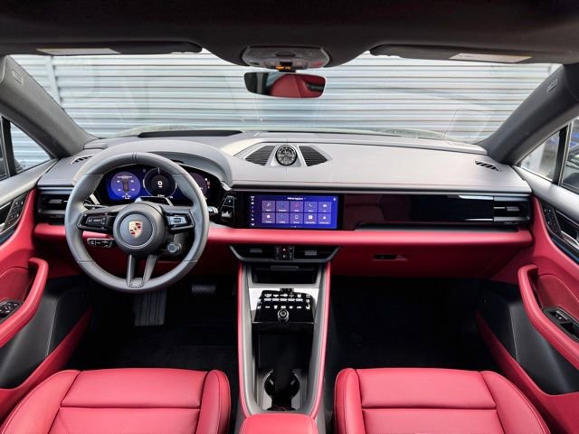 New 2026 Porsche Macan 4 Electric AWD/4WD image 17