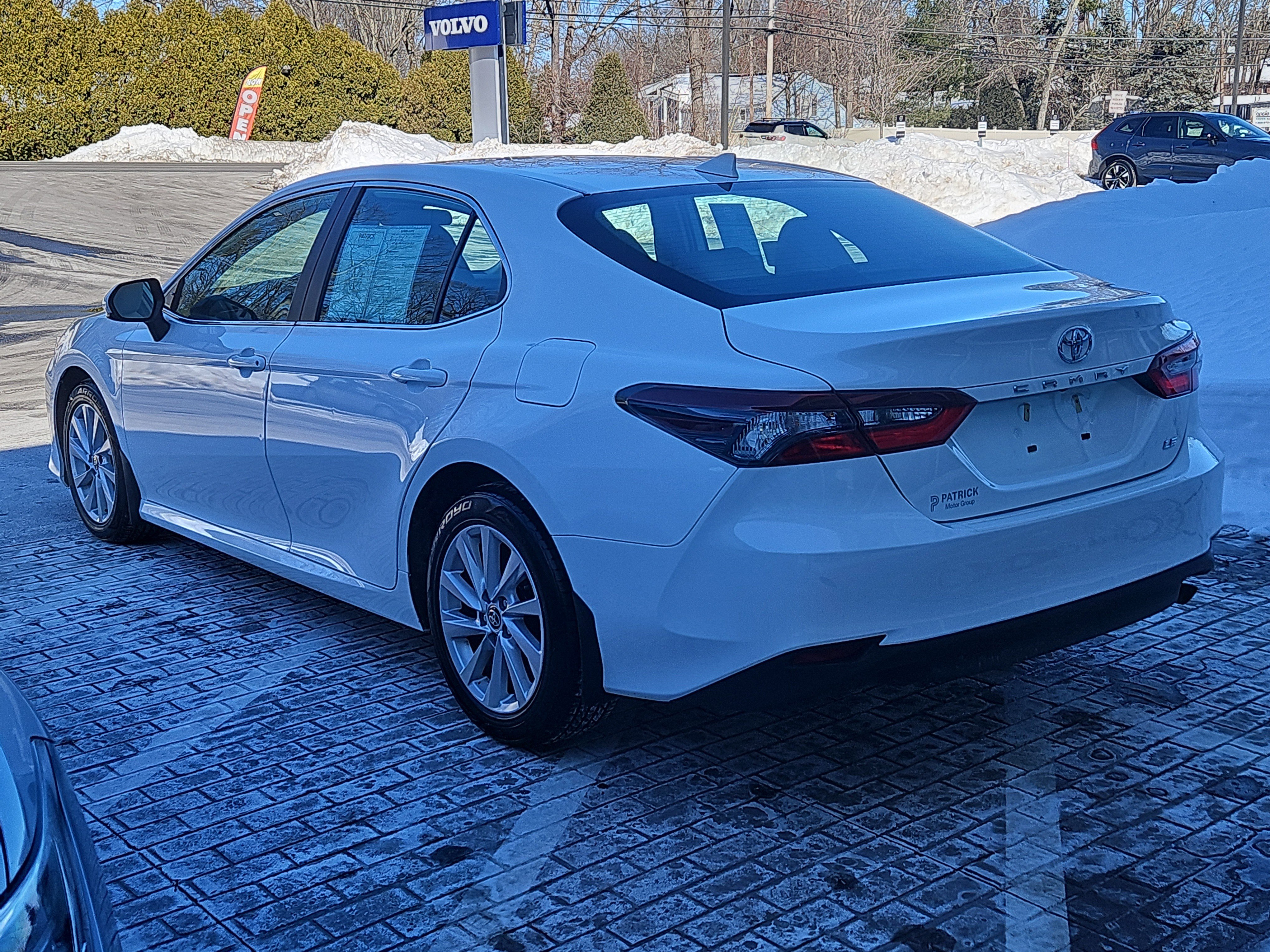 Used 2022 Toyota Camry LE image 19