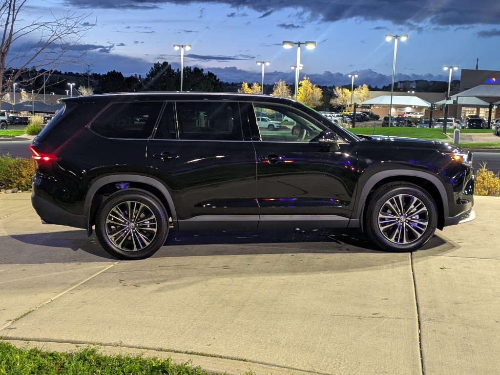 Used 2026 Toyota Grand Highlander AWD Hybrid image 10