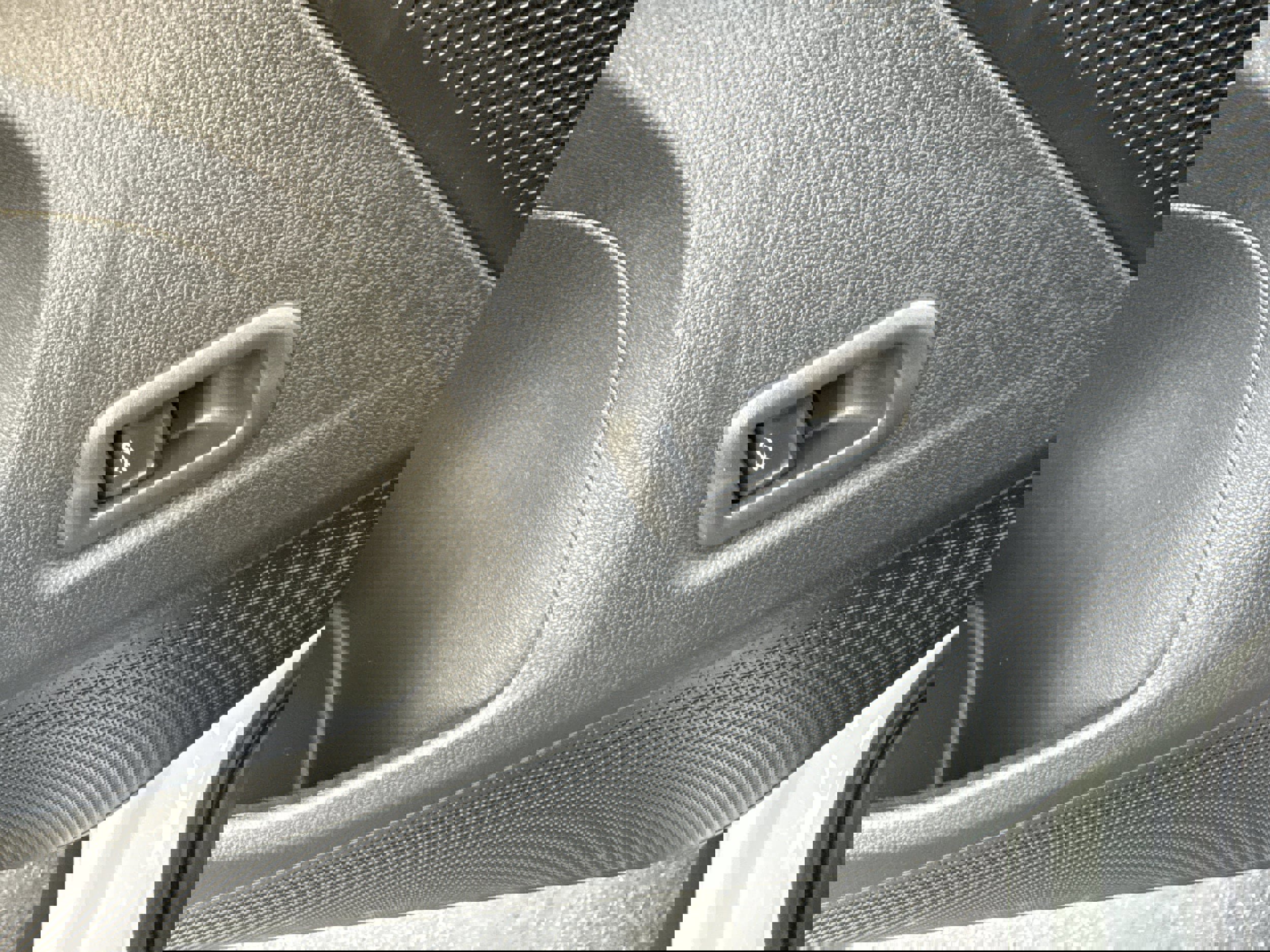 New 2025 Volkswagen Tiguan SE image 13