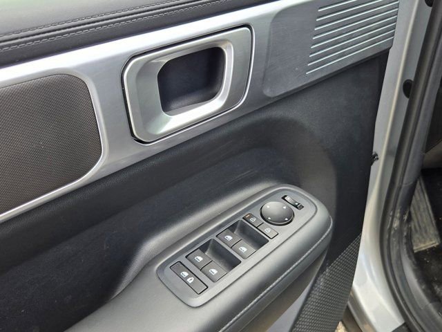 Used 2025 Hyundai Santa Fe SEL FWD image 14