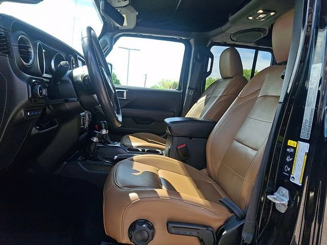 Used 2023 Jeep Wrangler Unlimited Sahara w/ Cold Weather Group AWD/4WD image 13