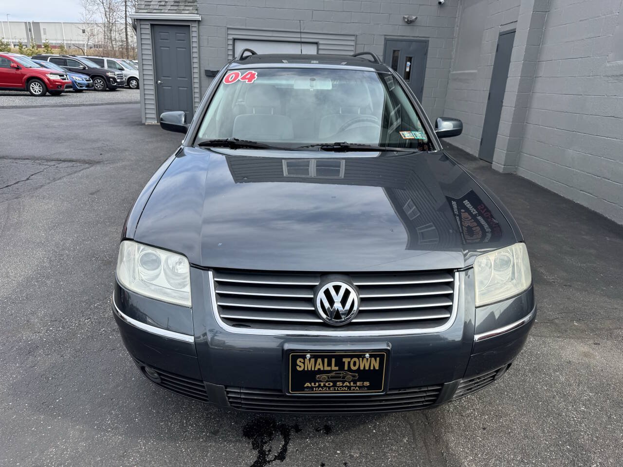 Used 2004 Volkswagen Passat GLS FWD image 2