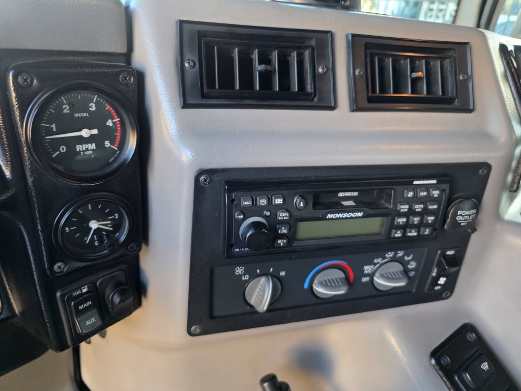 Used 2000 HUMMER H1 4-Door Wagon AWD/4WD image 29