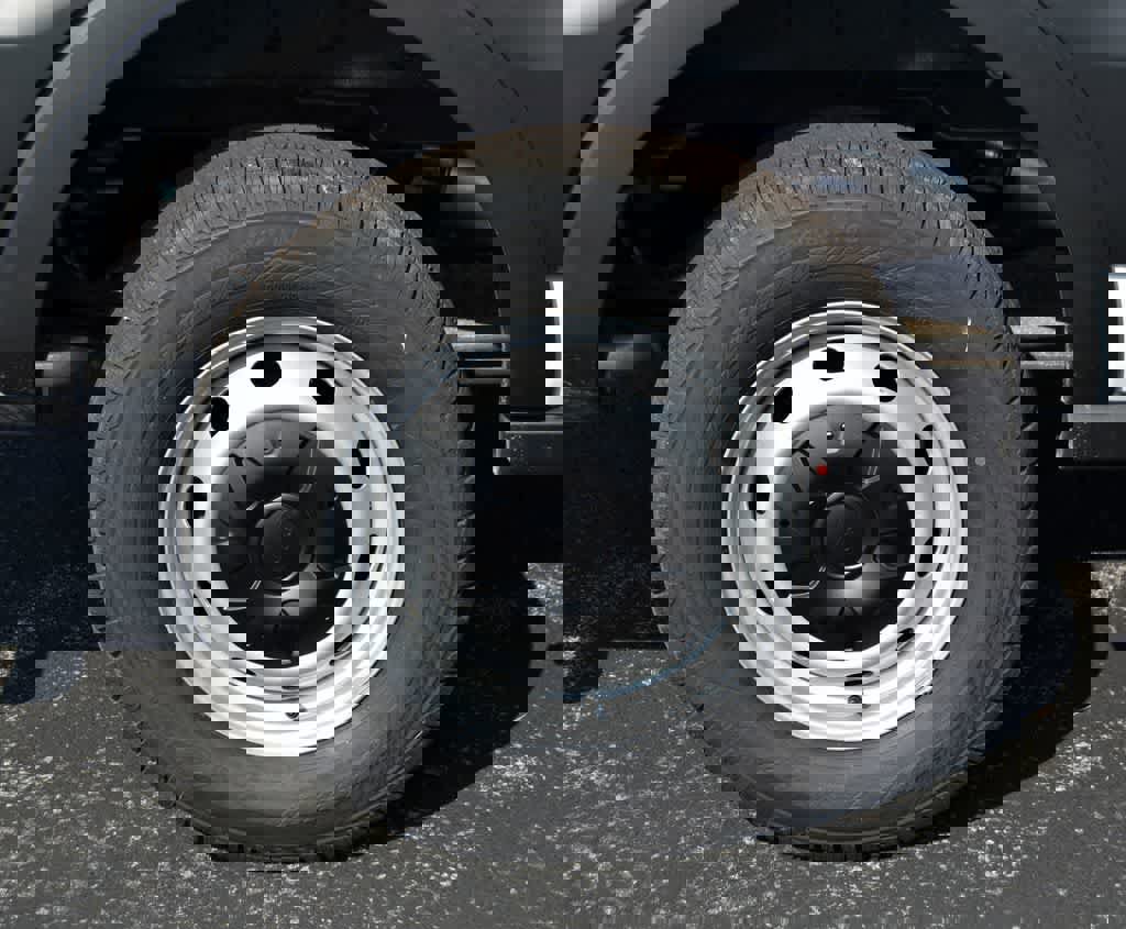 New 2025 Ford Transit 250 148 Medium Roof image 13