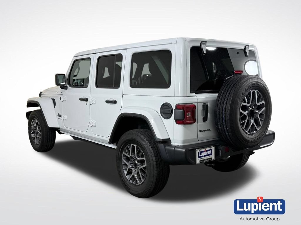 Used 2025 Jeep Wrangler Unlimited Sahara AWD/4WD image 9