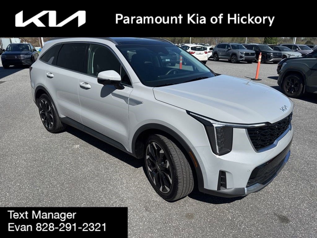 Used 2025 Kia Sorento SX image 3