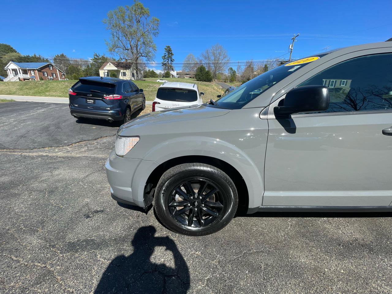 Used 2020 Dodge Journey SE w/ Blacktop Package image 2