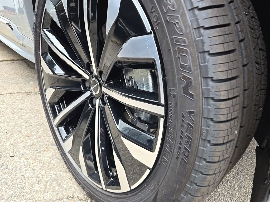 New 2026 Volvo XC90 B6 Ultra w/ Protection Package Premier image 4