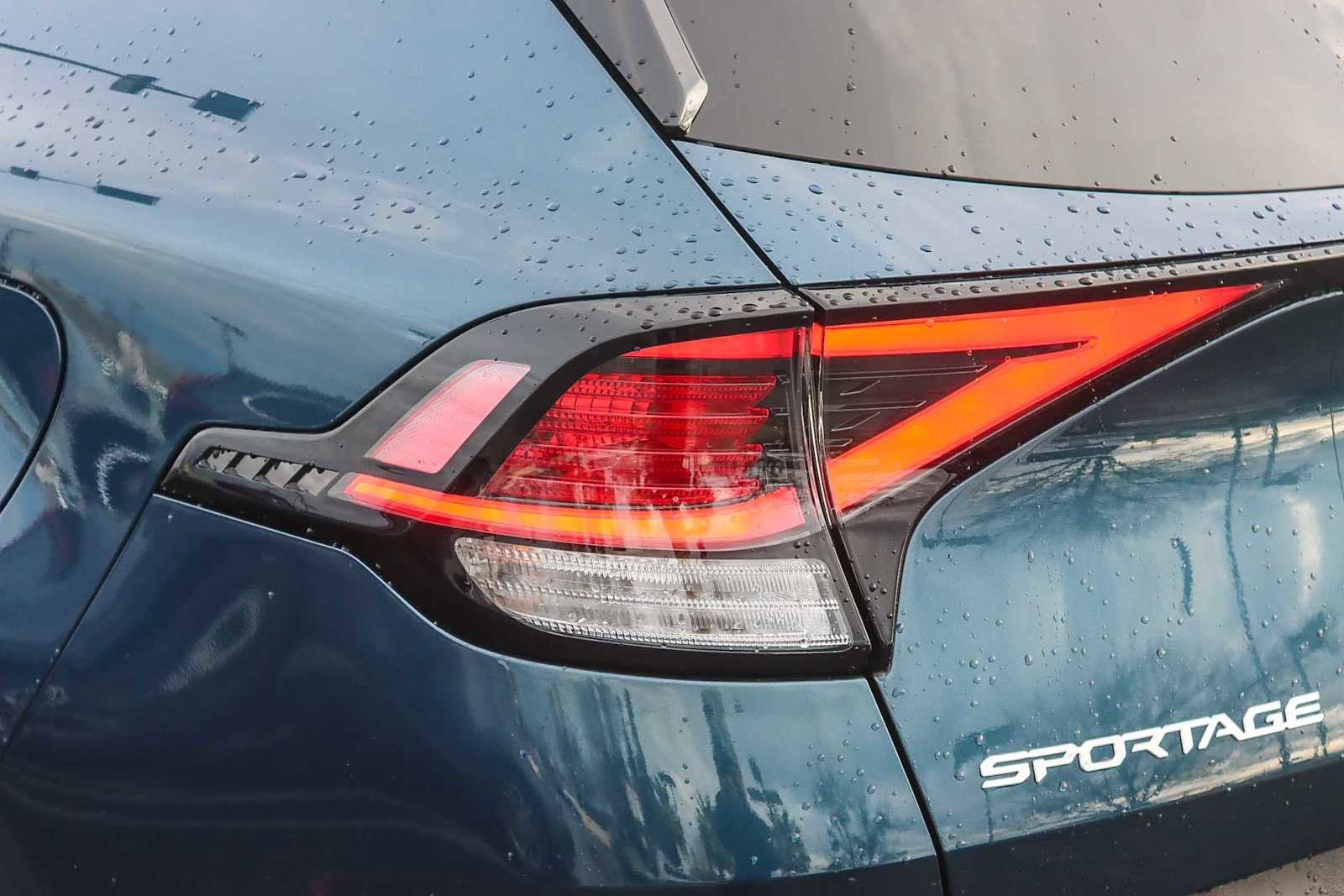 Used 2023 Kia Sportage EX image 8