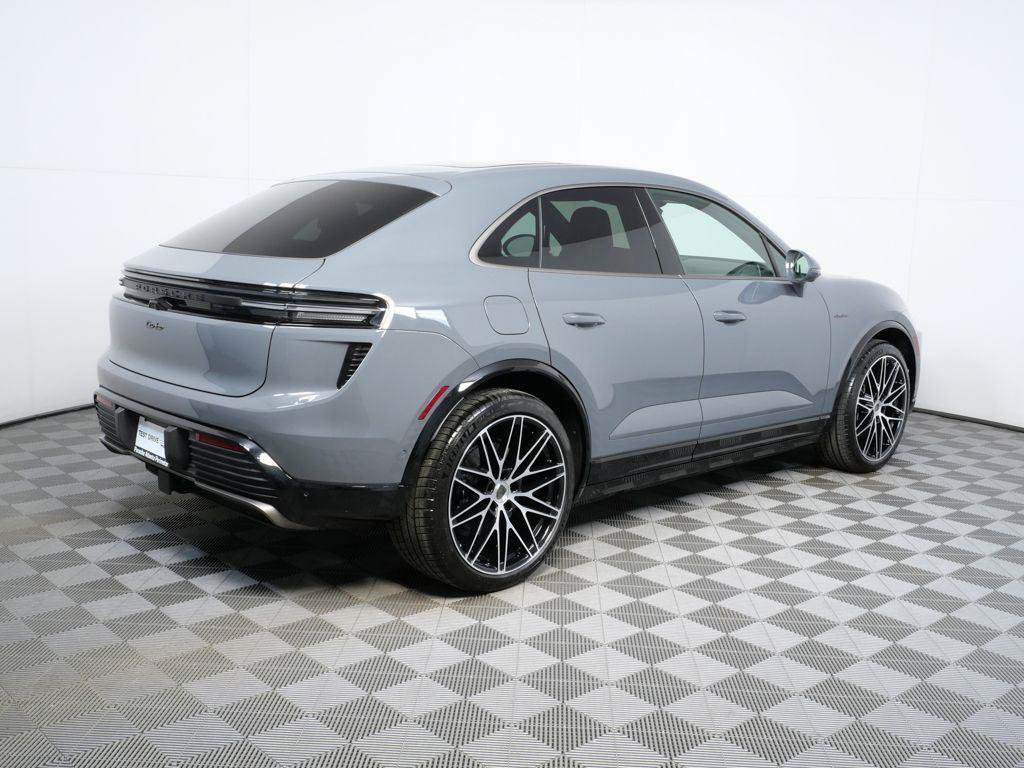 New 2026 Porsche Macan Turbo Electric AWD/4WD image 25