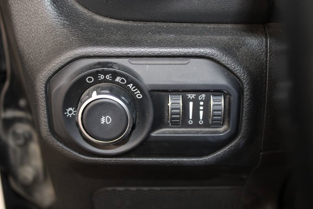 Used 2020 Jeep Wrangler Unlimited Sahara w/ Dual Top Group image 25