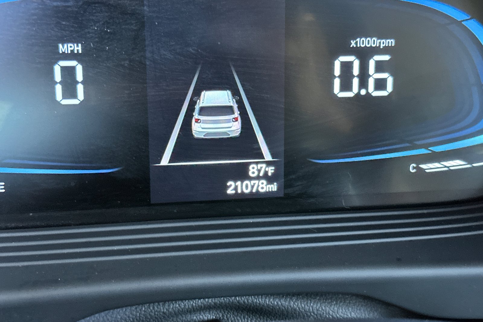 Certified 2025 Hyundai Venue SEL FWD image 27