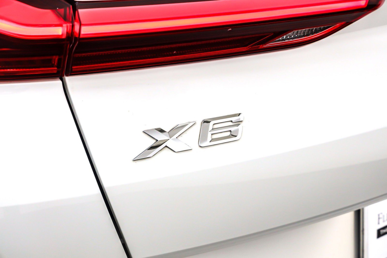 Used 2022 BMW X6 xDrive40i w/ Premium Package image 9