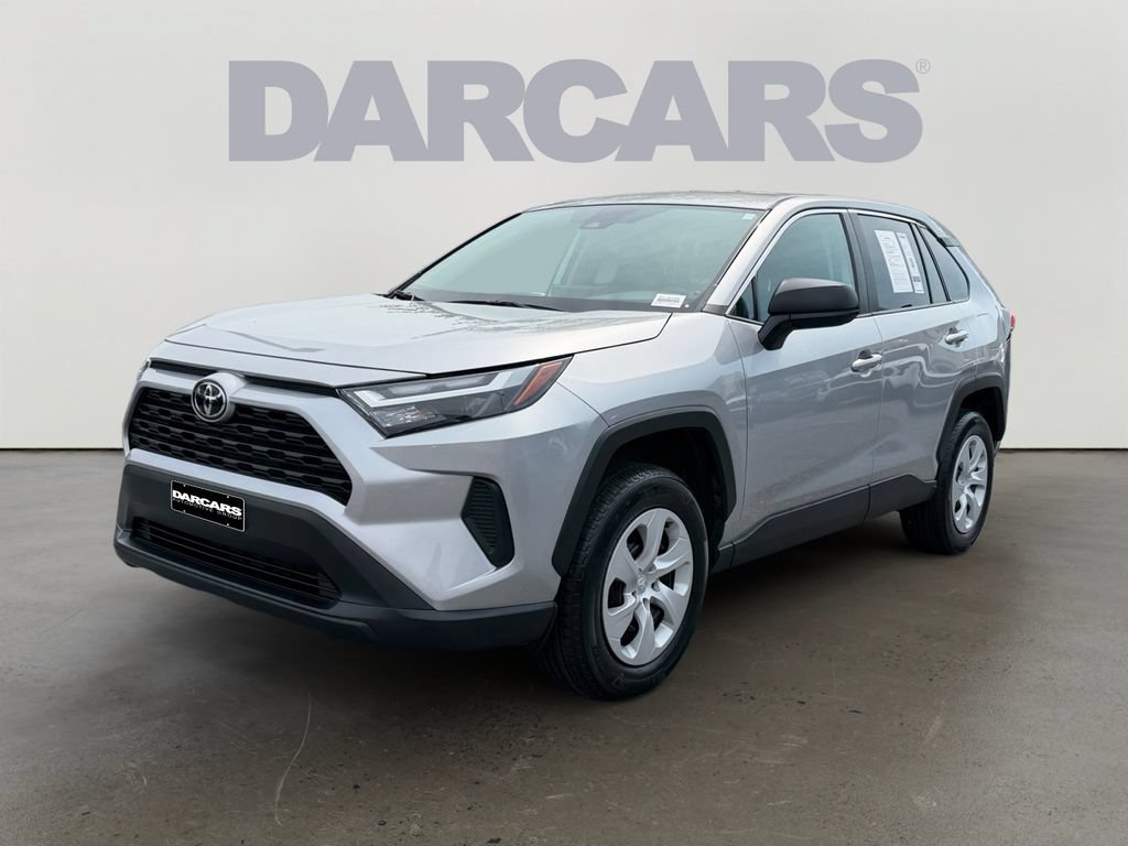 Used 2025 Toyota RAV4 LE AWD/4WD image 3
