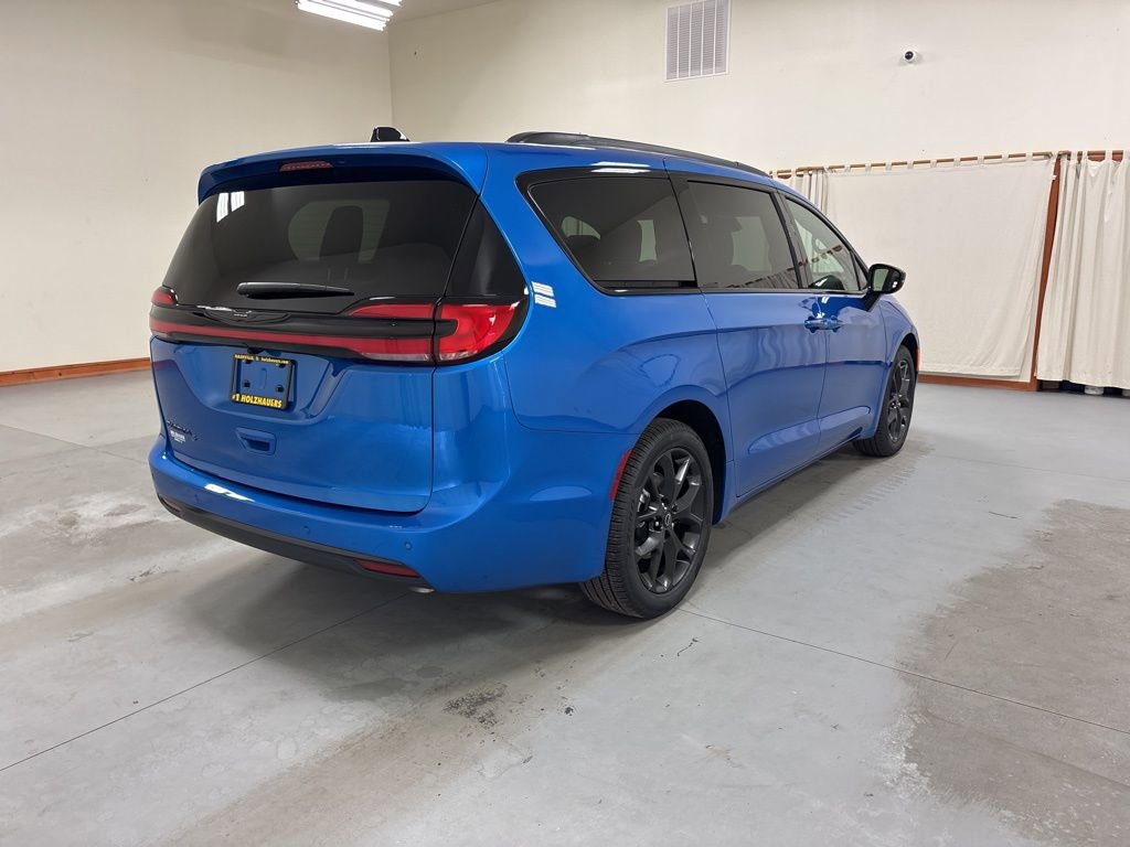 New 2026 Chrysler Pacifica Select FWD image 7