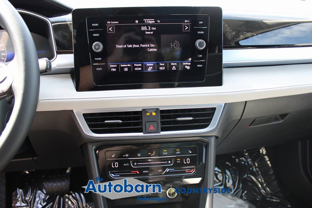 Used 2025 Volkswagen Taos SE AWD/4WD image 13