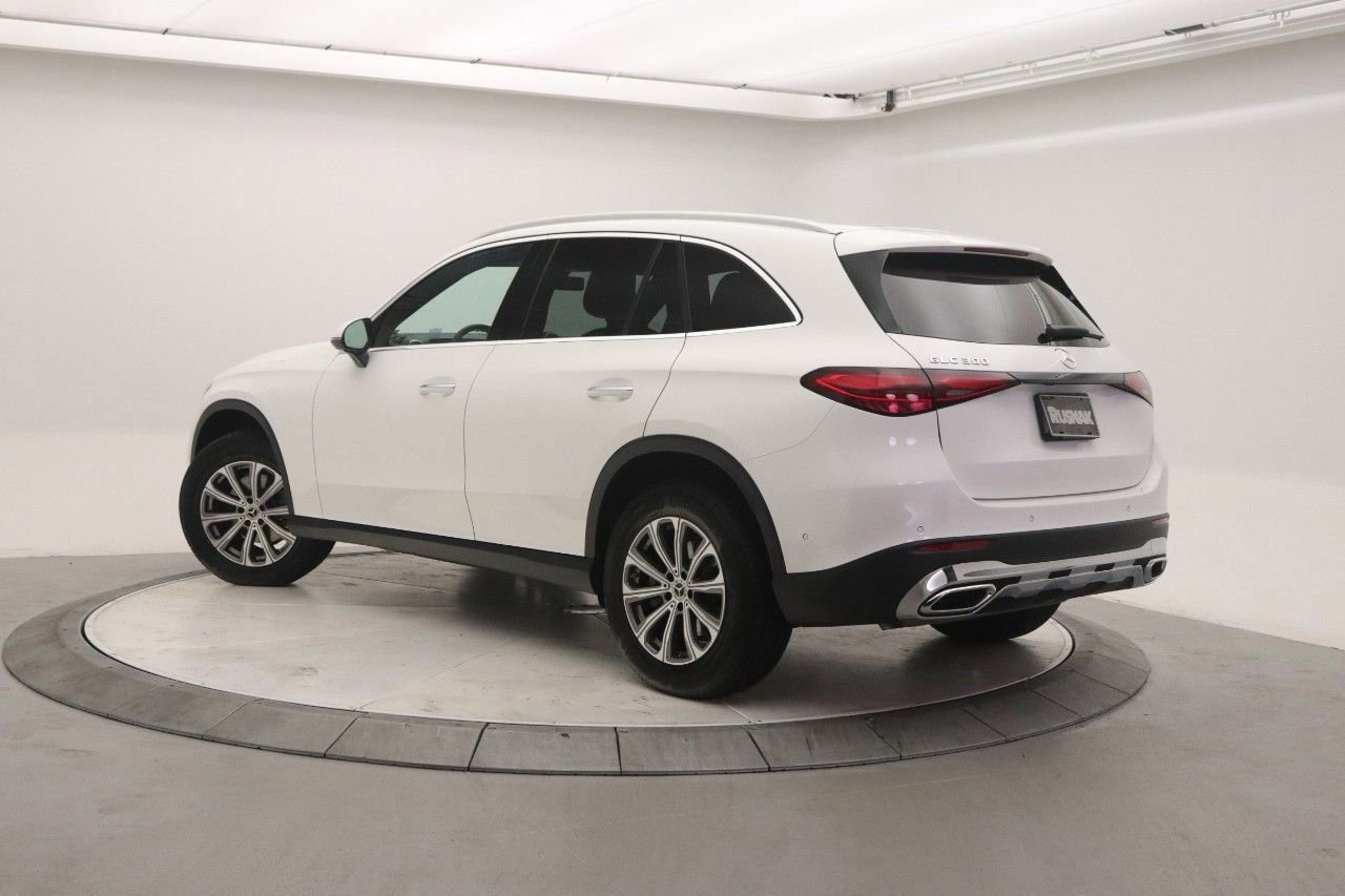 Certified 2026 Mercedes-Benz GLC 300 image 2