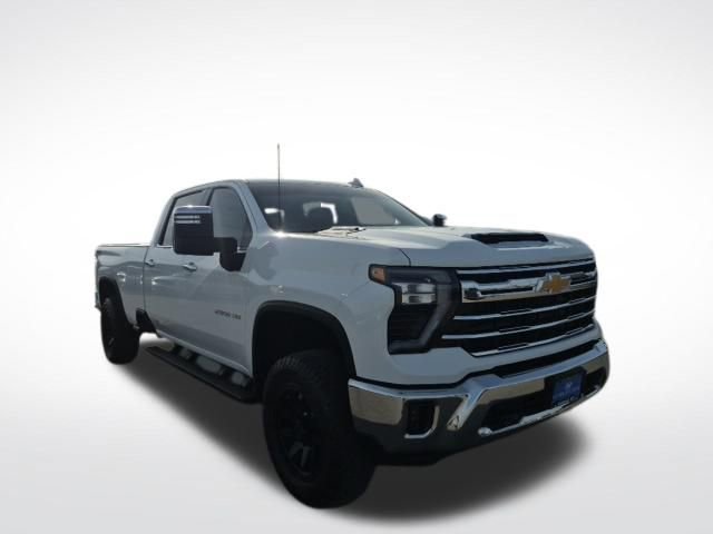 Used 2024 Chevrolet Silverado 2500 LTZ image 3