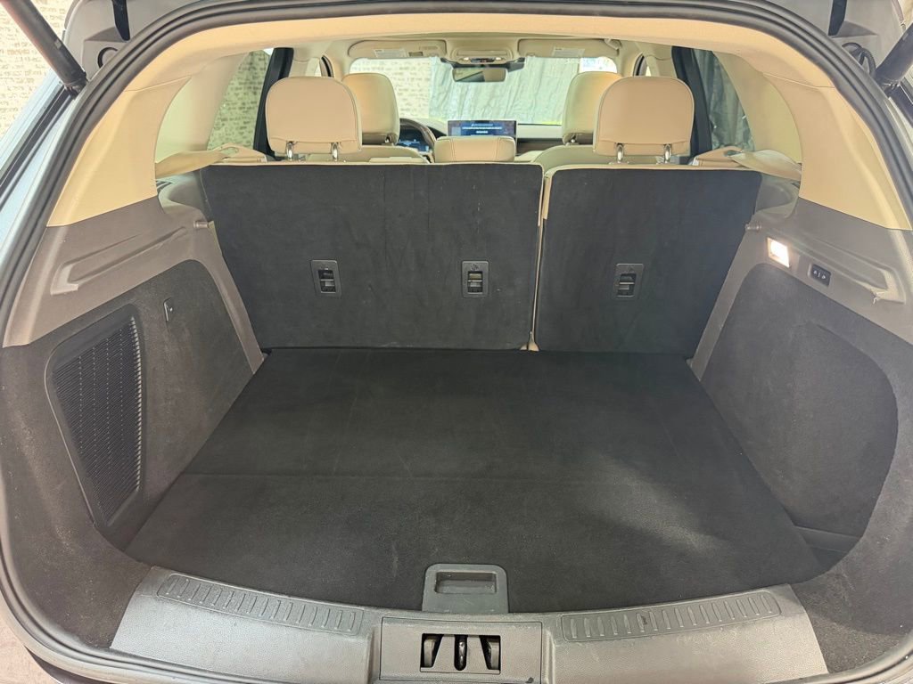 Used 2023 Lincoln Corsair Reserve w/ Equipment Group 202A image 12