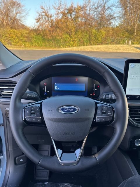New 2026 Ford Escape SE FWD image 17