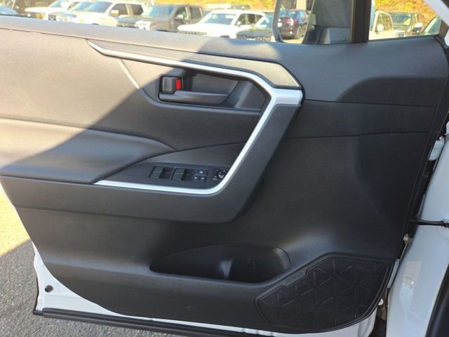 Used 2021 Toyota RAV4 SE w/ Weather & Moonroof Package AWD/4WD image 19