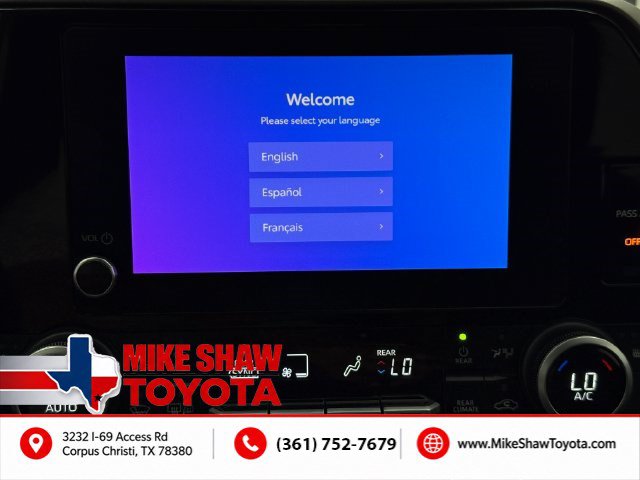 Used 2024 Toyota Highlander XLE FWD image 17