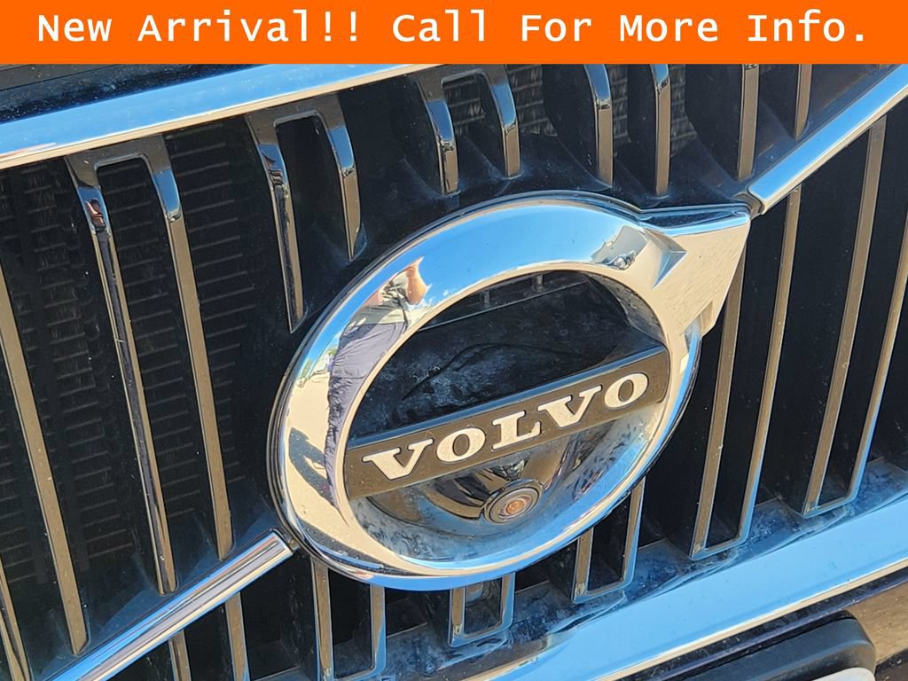 Used 2017 Volvo XC90 T6 Momentum w/ Vision Package AWD/4WD image 11