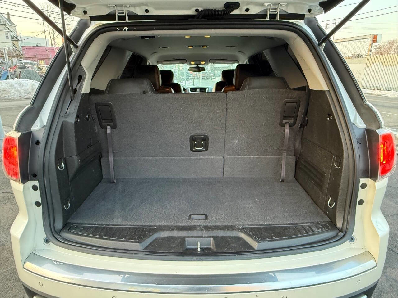 Used 2015 GMC Acadia SLT image 23