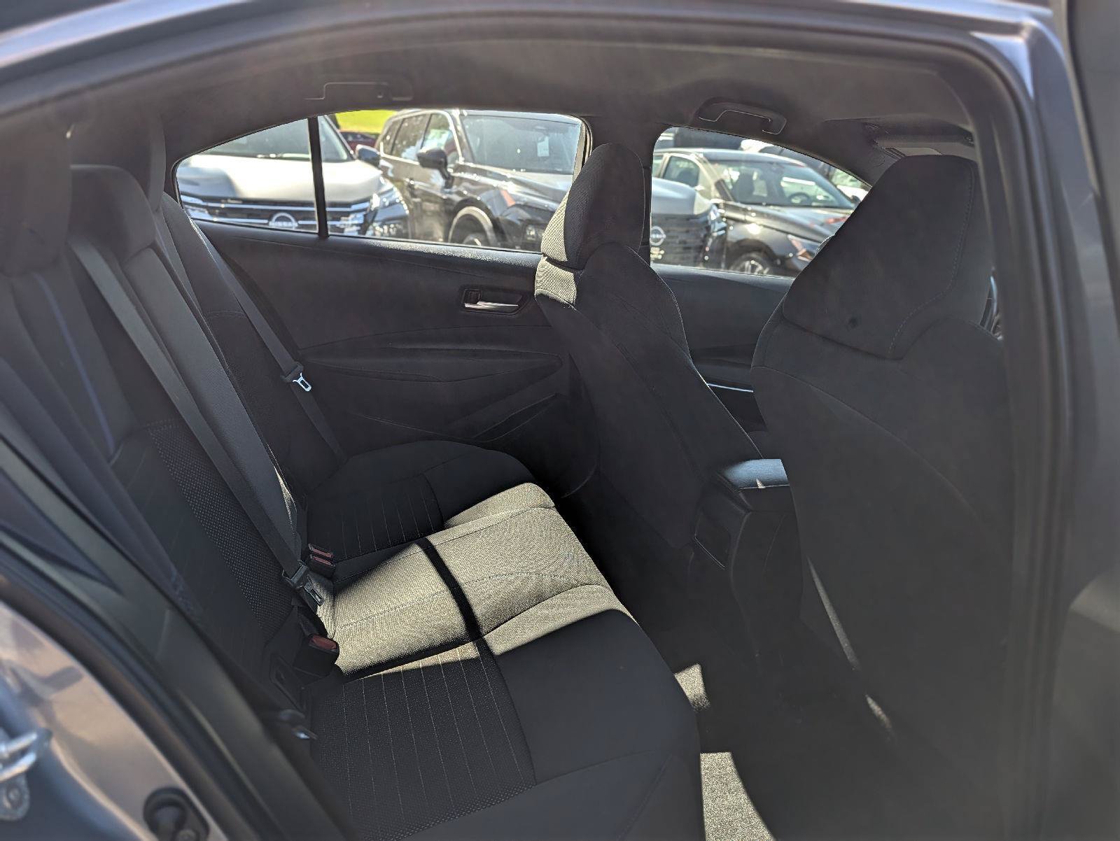 Used 2022 Toyota Corolla SE w/ Carpet Mat Package (TMS) FWD image 31