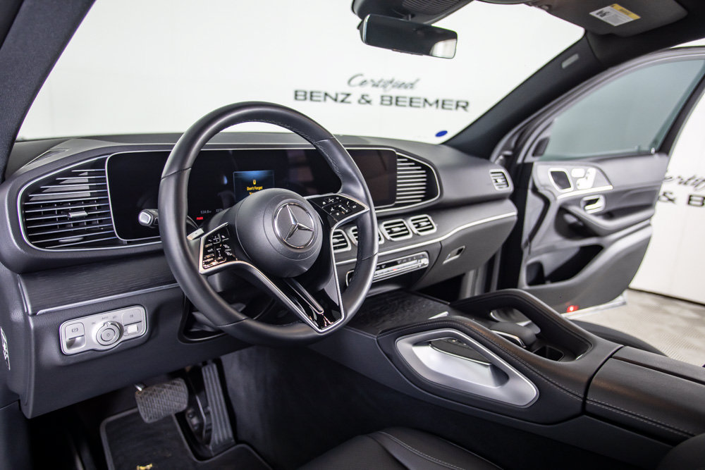 Used 2025 Mercedes-Benz GLE 450e 4MATIC w/ AMG Line Exterior image 26