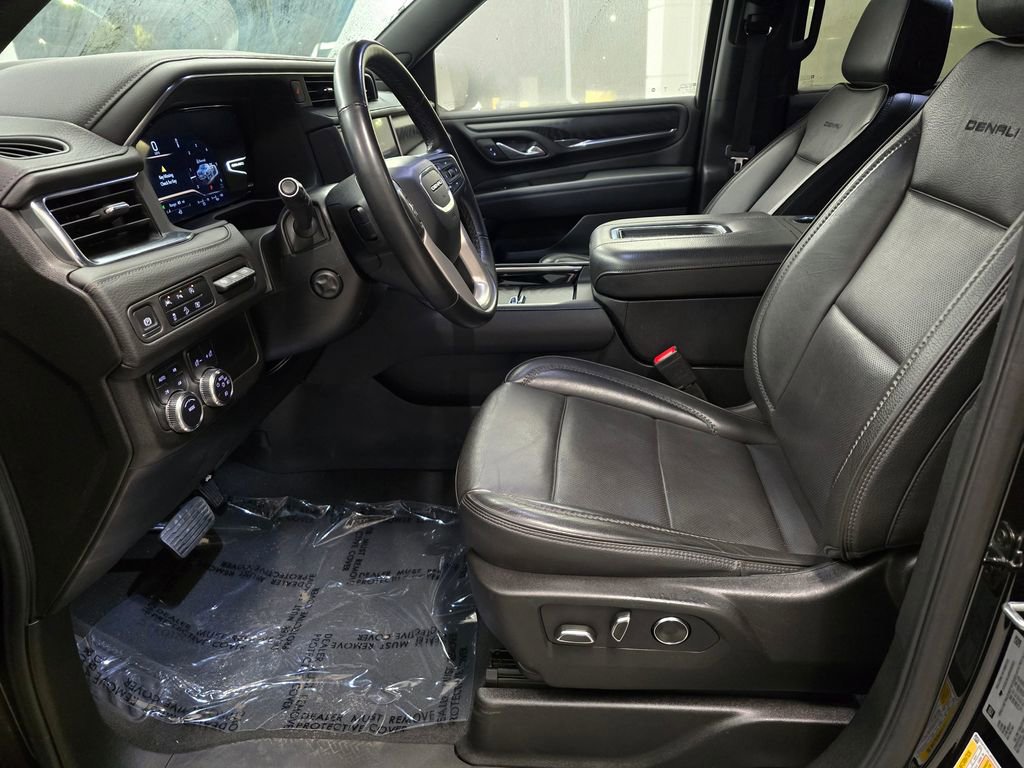 Used 2024 GMC Yukon XL Denali AWD/4WD image 18