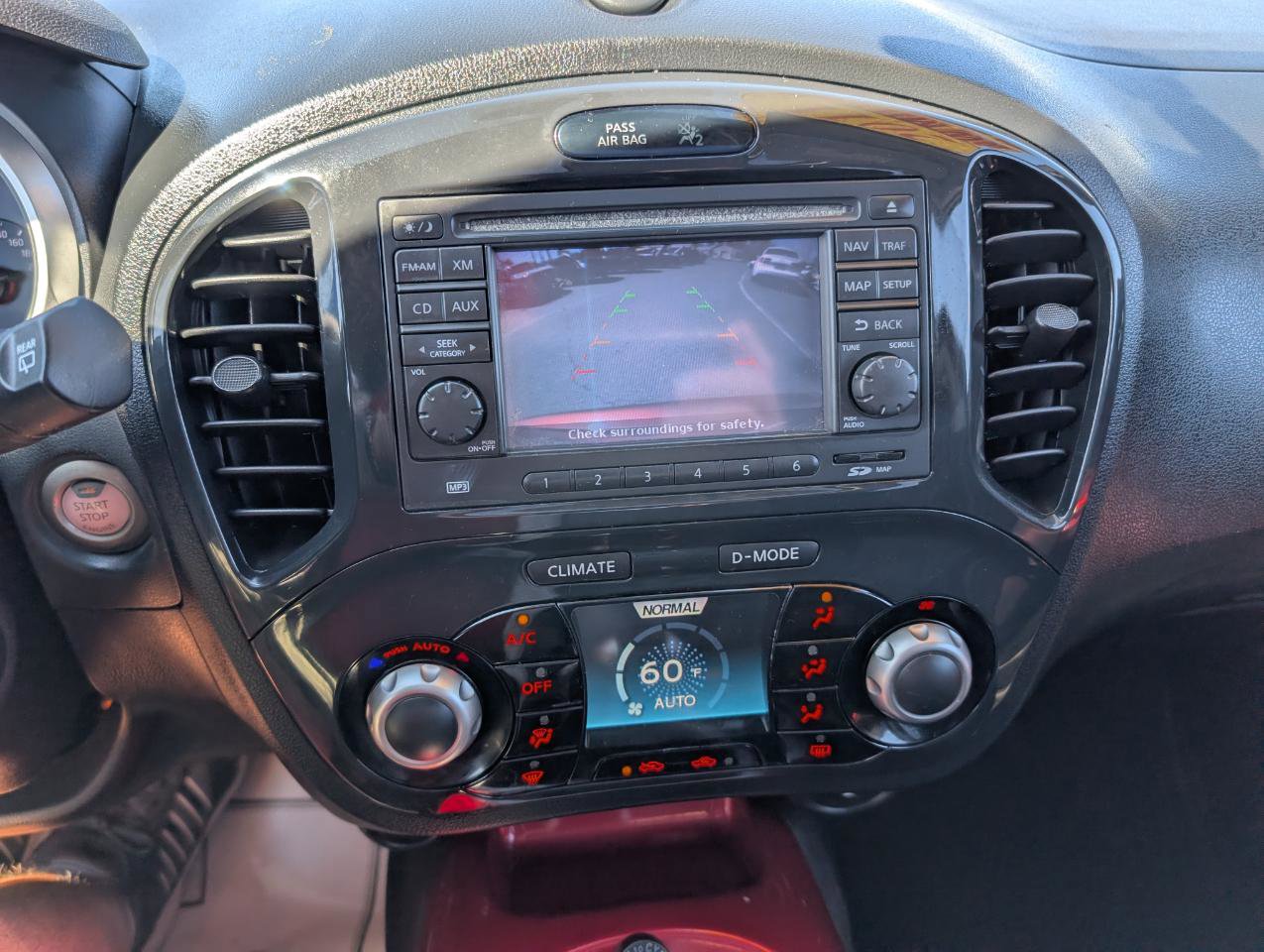 Used 2011 Nissan Juke SL w/ Sport Pkg image 16