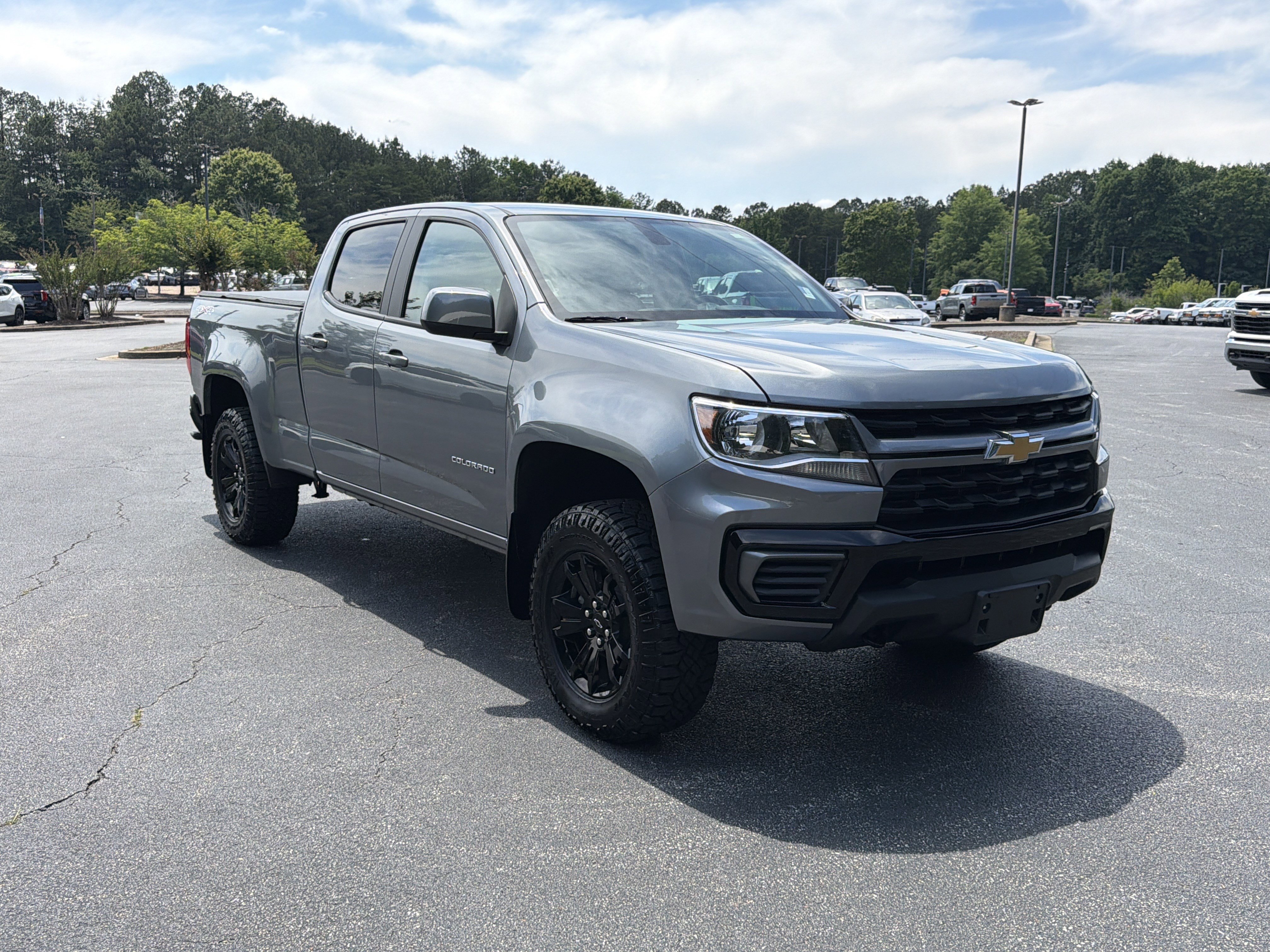 Used 2022 Chevrolet Colorado LT AWD/4WD image 3