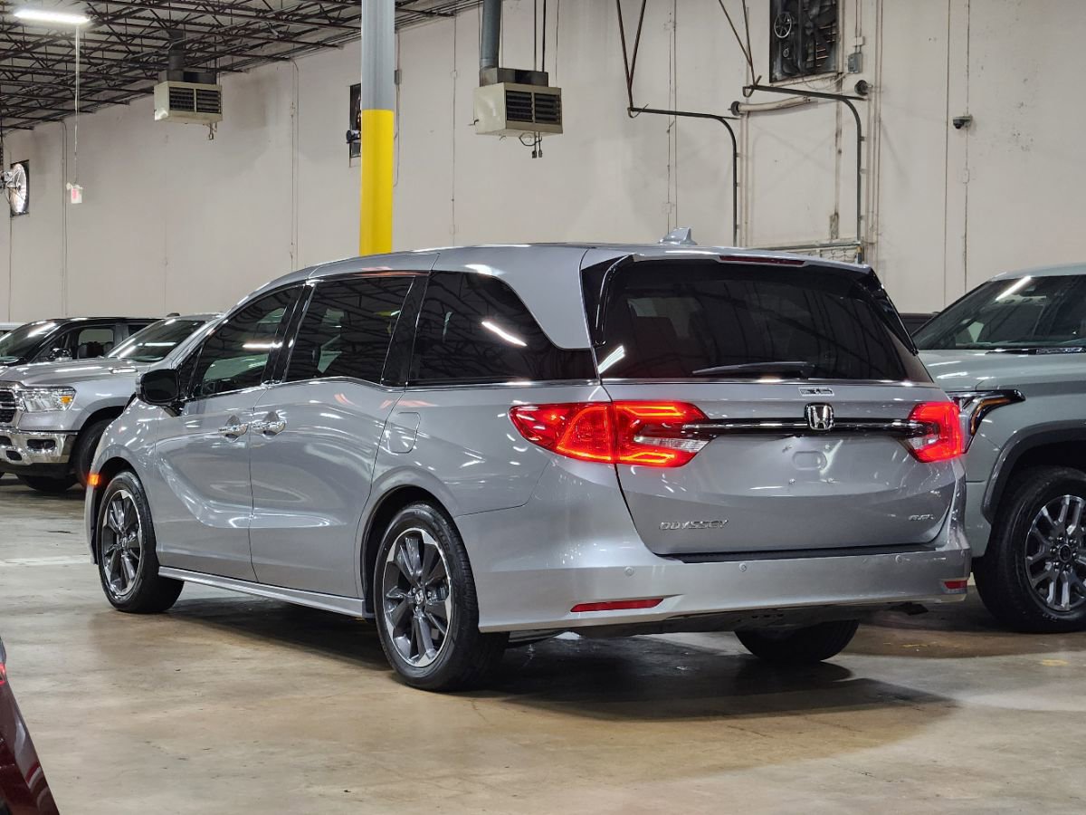 Used 2023 Honda Odyssey Elite image 7