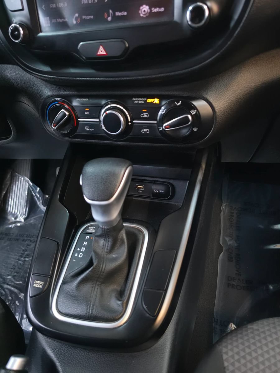 Used 2024 Kia Soul LX w/ LX Technology Package FWD image 24