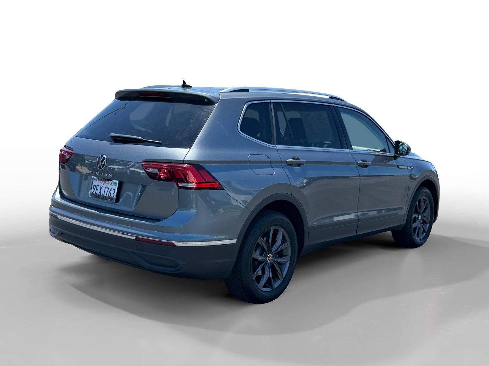 Certified 2023 Volkswagen Tiguan SE FWD image 5