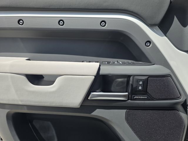 Used 2026 Land Rover Defender 110 S image 19