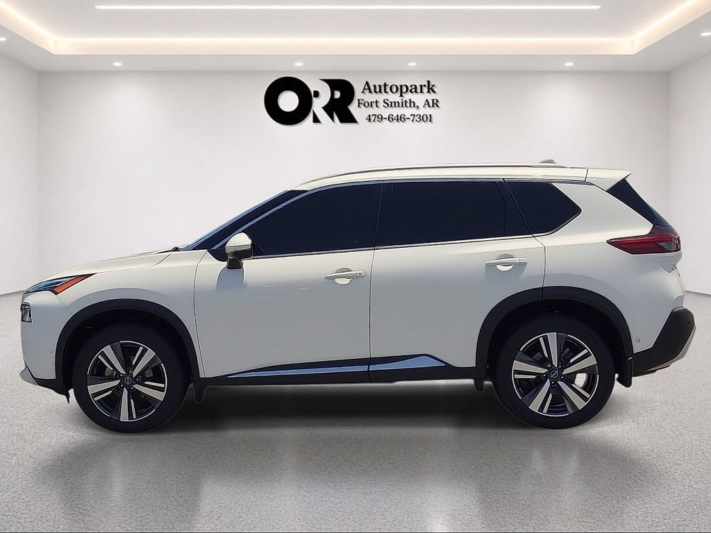 Used 2023 Nissan Rogue Platinum w/ Platinum Premium Package FWD image 3