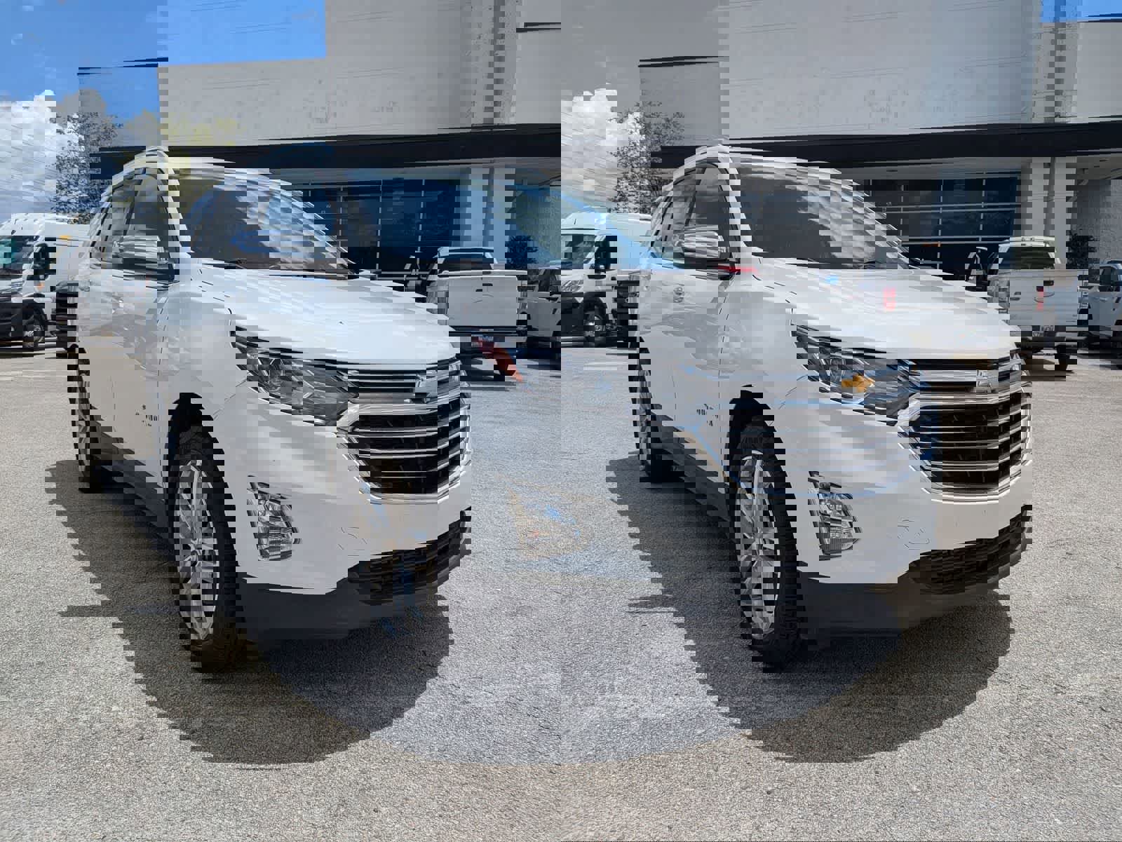 Used 2019 Chevrolet Equinox Premier FWD image 3