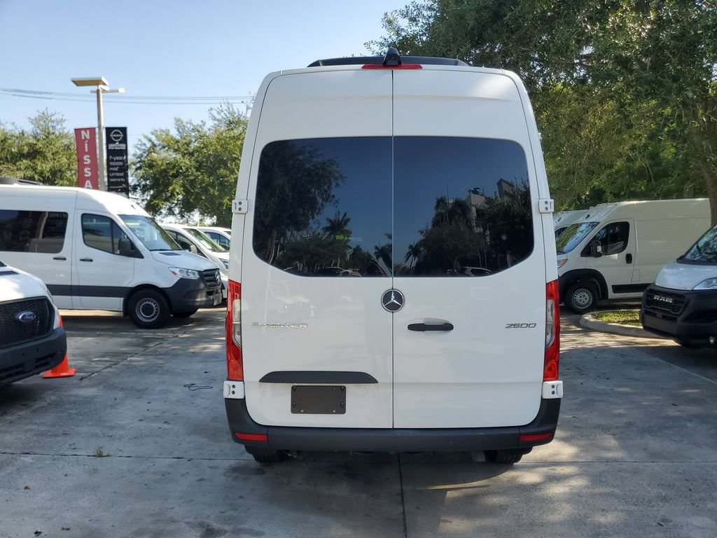 Used 2025 Mercedes-Benz Sprinter 2500 image 5