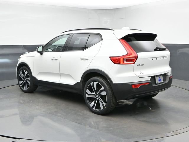 Used 2023 Volvo XC40 B5 Plus w/ Driver Assist Package AWD/4WD image 7