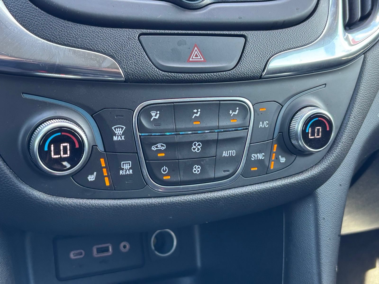 Used 2019 Chevrolet Equinox LT AWD/4WD image 14