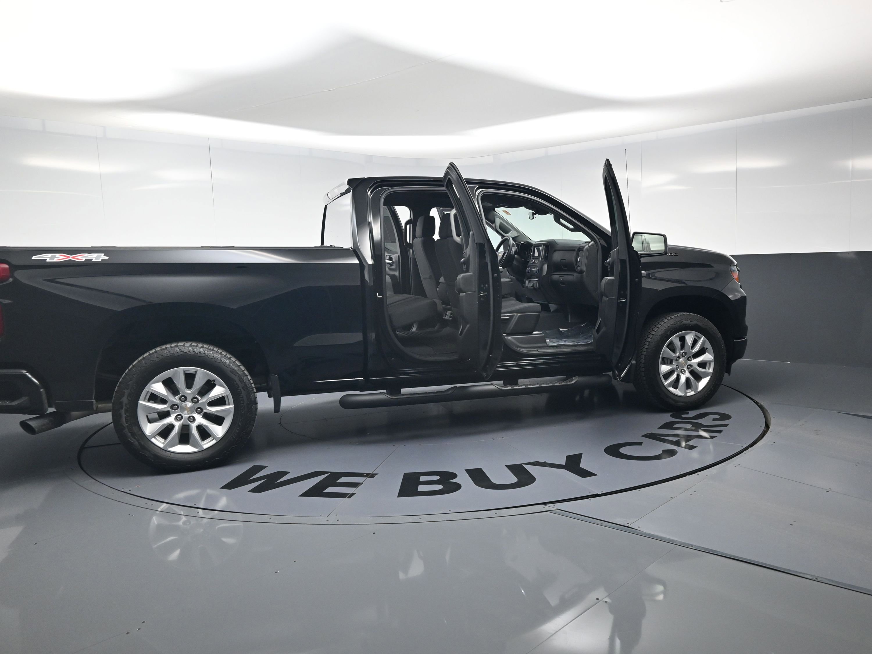 Used 2025 Chevrolet Silverado 1500 Custom w/ Turbomax Blackout Package AWD/4WD image 25
