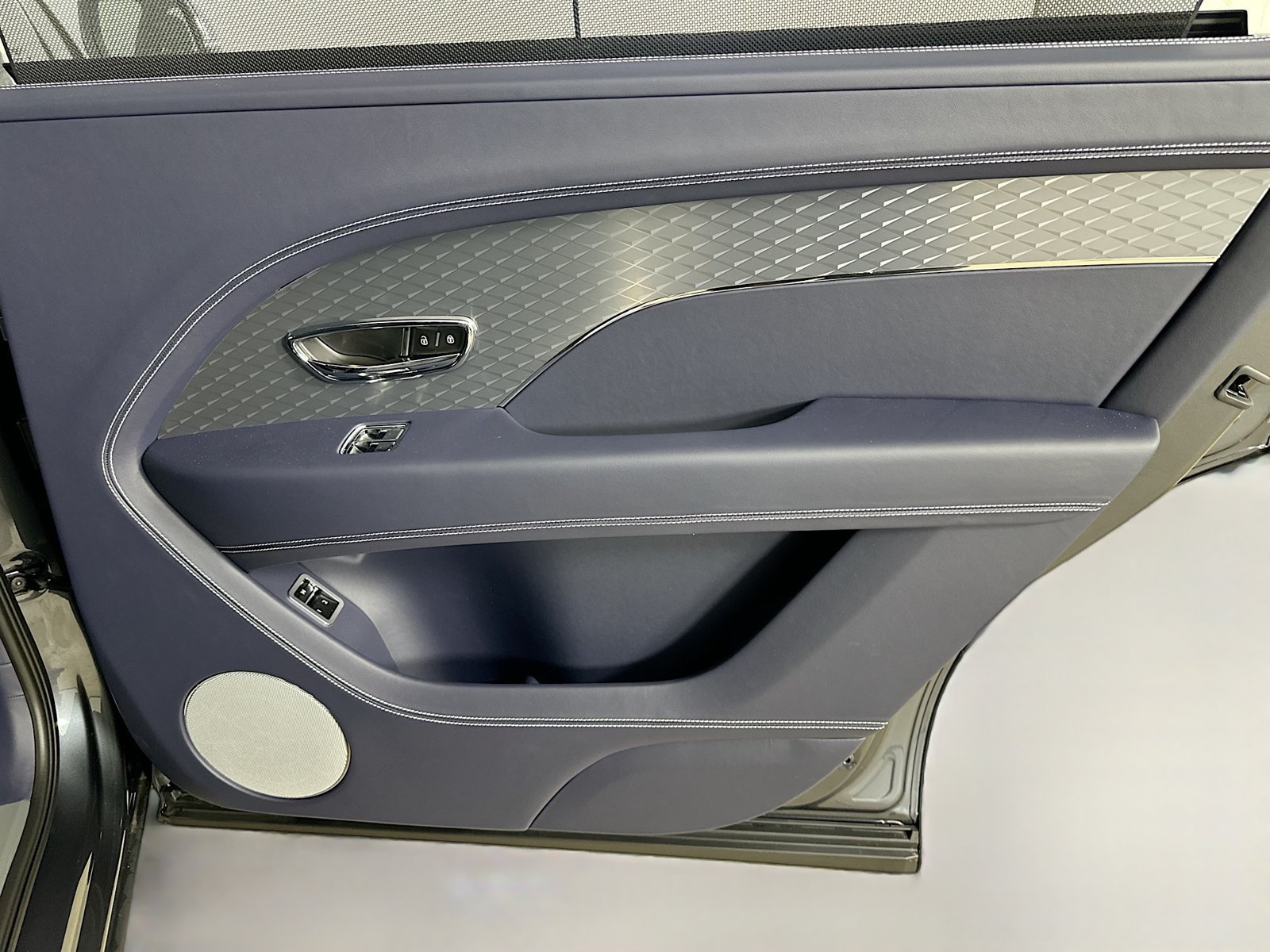 New 2026 Bentley Bentayga Extended Wheelbase AWD/4WD image 46
