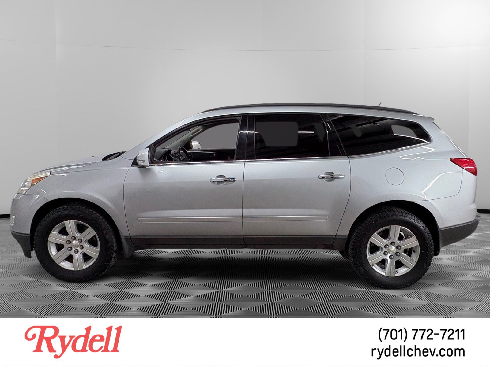 Used 2010 Chevrolet Traverse LT AWD/4WD image 2