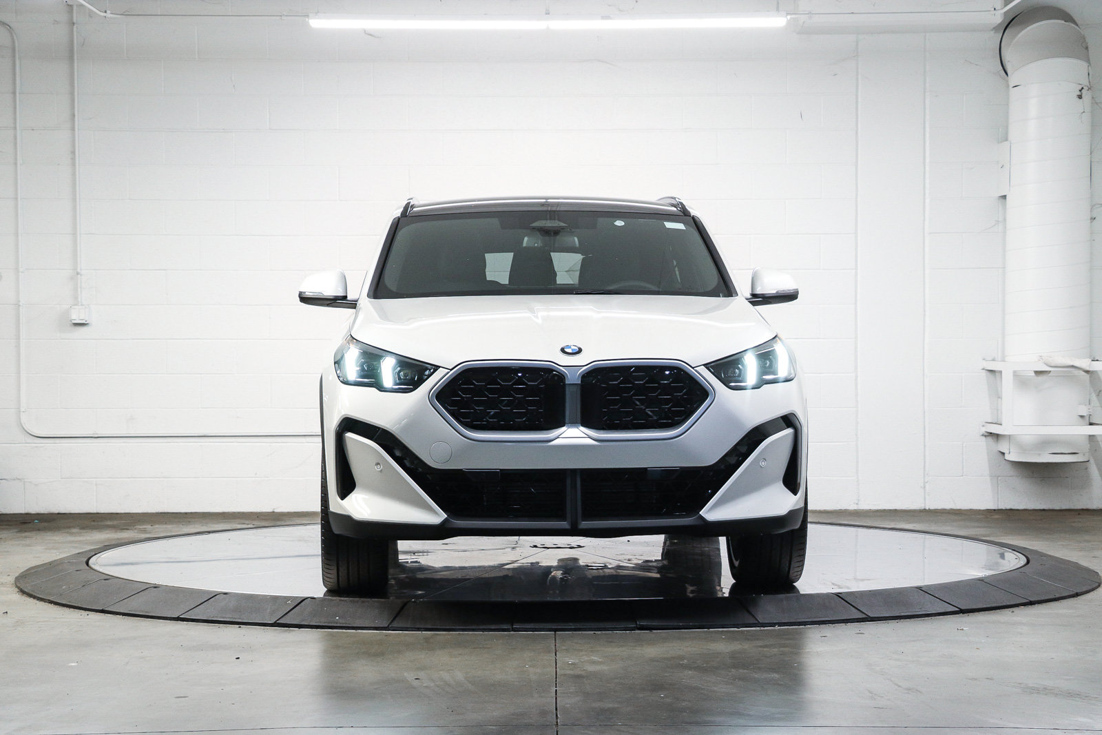 New 2026 BMW X2 xDrive28i w/ Technology Package AWD/4WD image 5