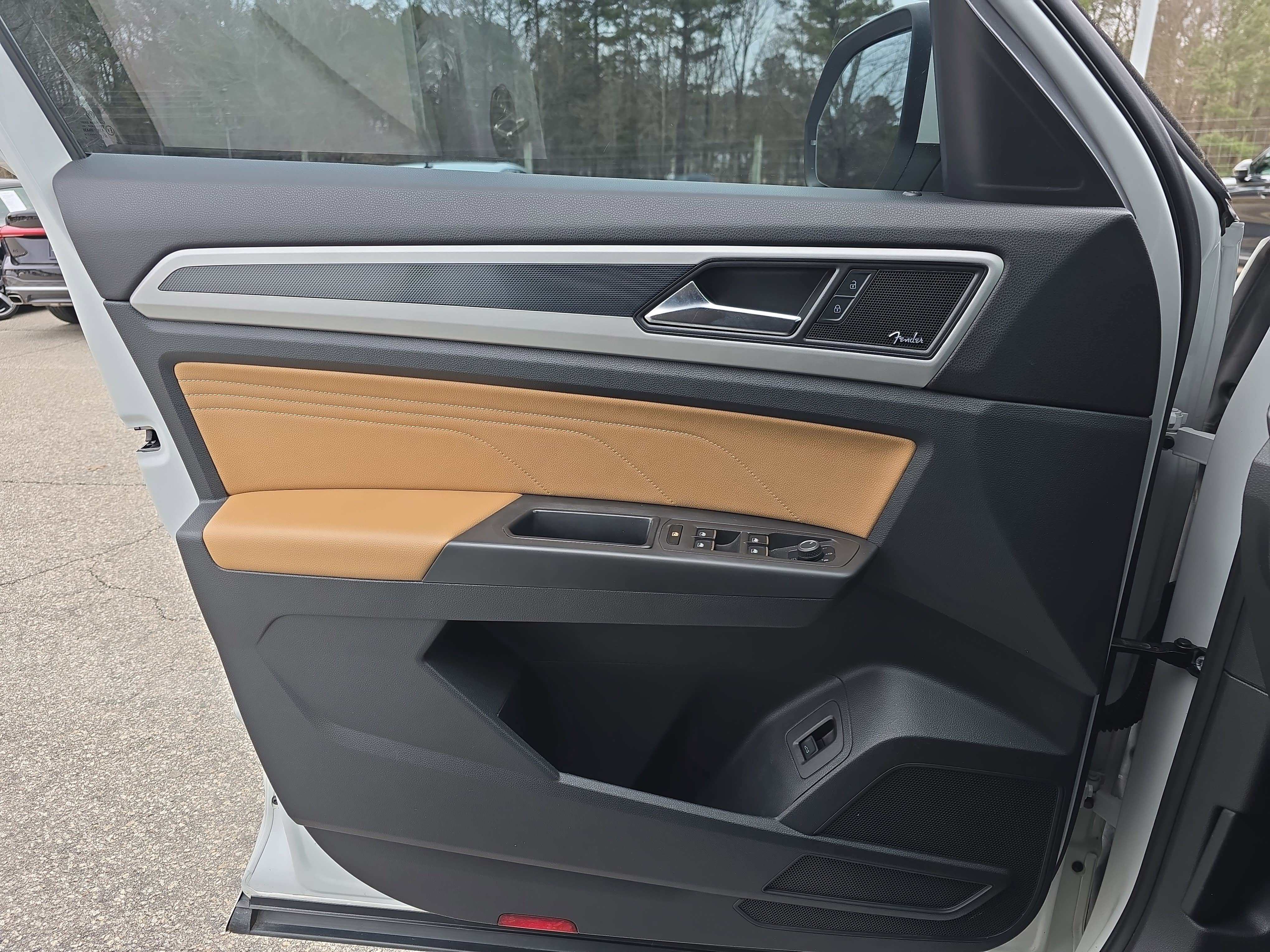 Used 2022 Volkswagen Atlas Cross Sport SEL Premium R-Line image 25