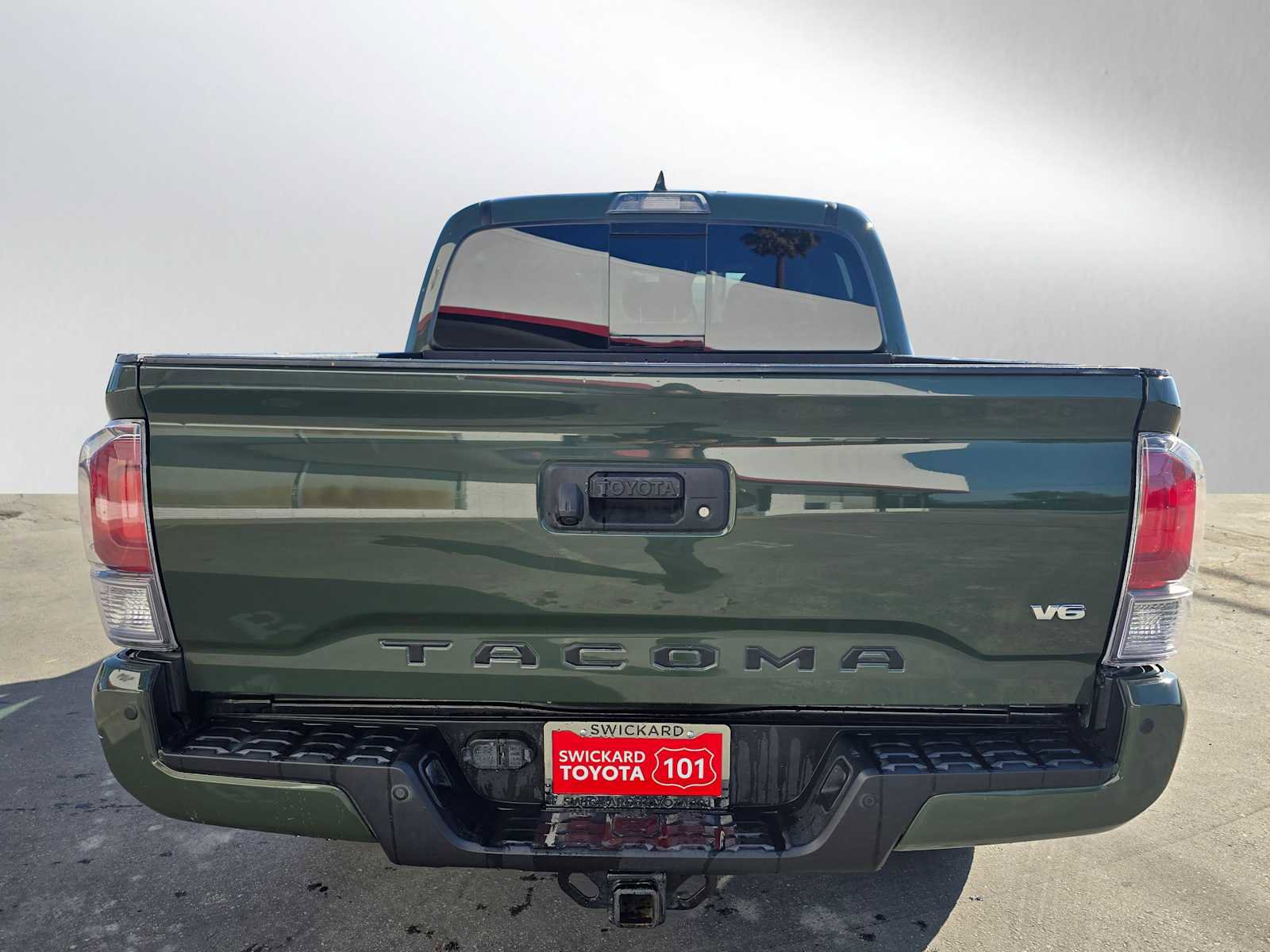 Used 2021 Toyota Tacoma TRD Off-Road image 4